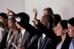 Scopri di più sull'articolo L’implantologia branca protesica chirurgicamente supportata